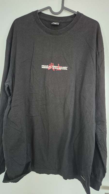 Svartur langerma bolur relaxed fit
