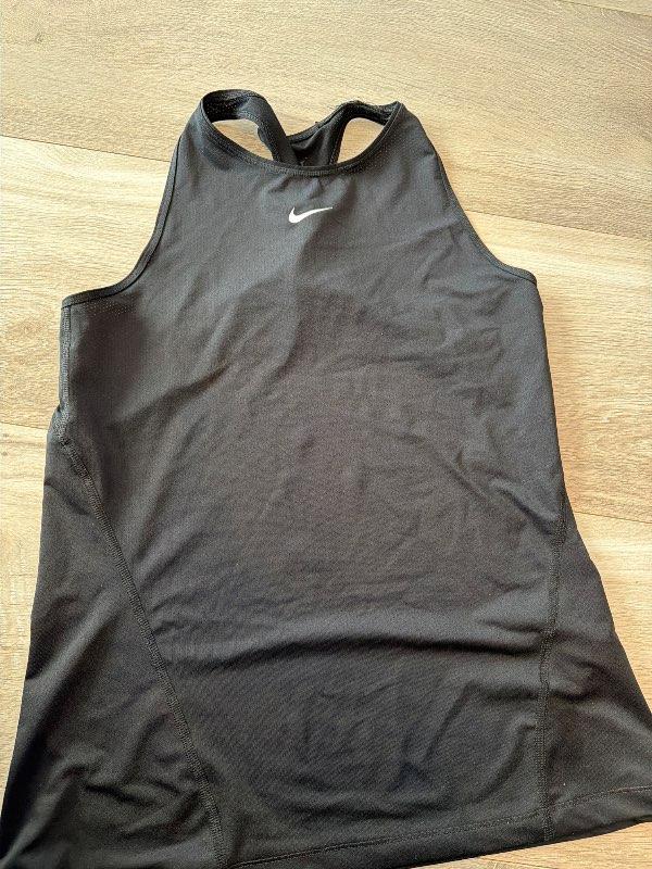 Svartur nike hlýrabolur