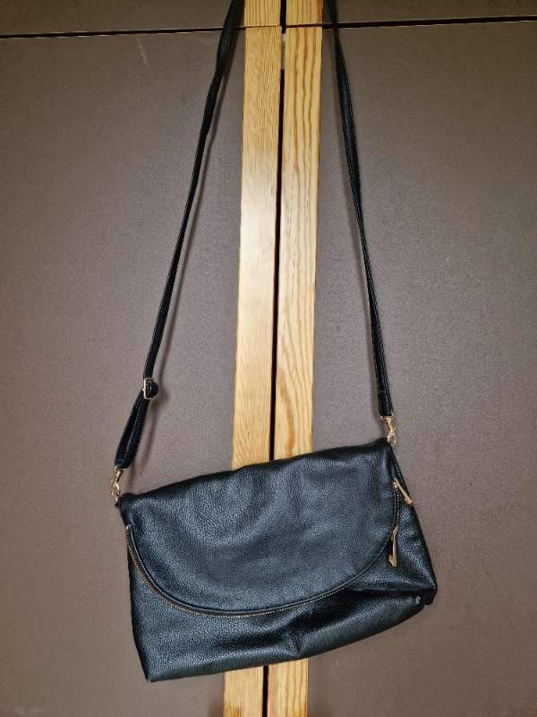 Svört H&M taska