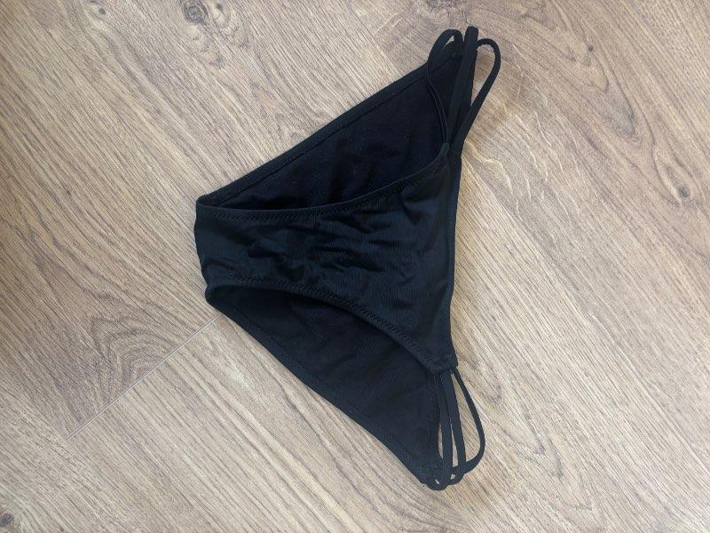 Svört bikinibrók
