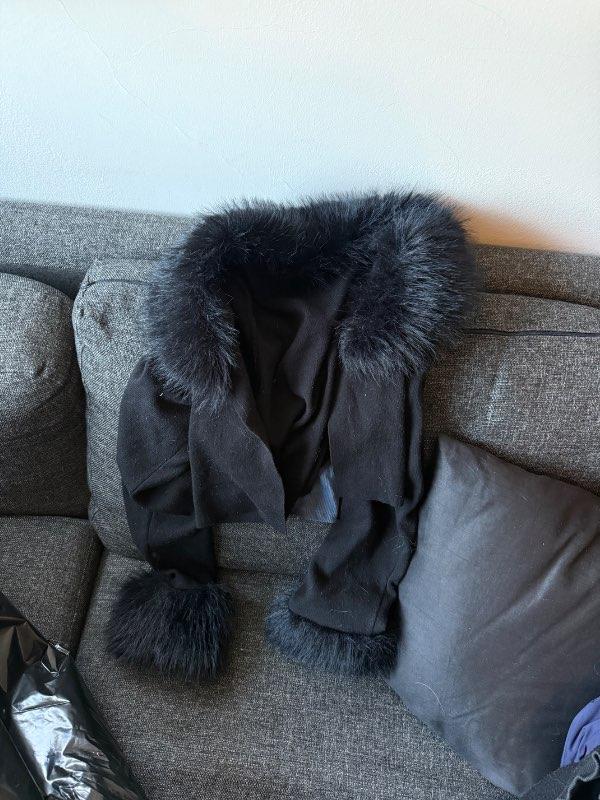 Svört golla með loði