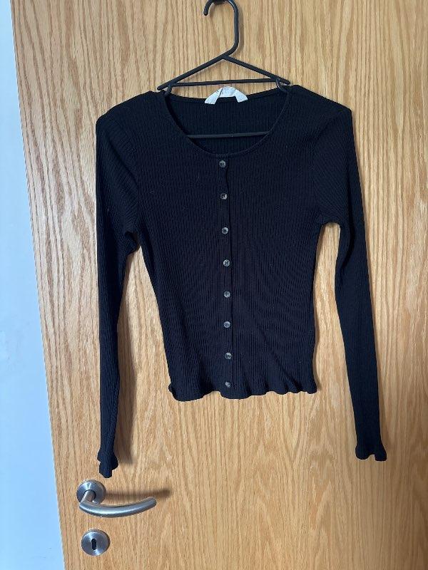 Svört h&m peysa