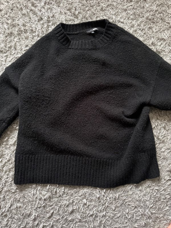 Svört sweater
