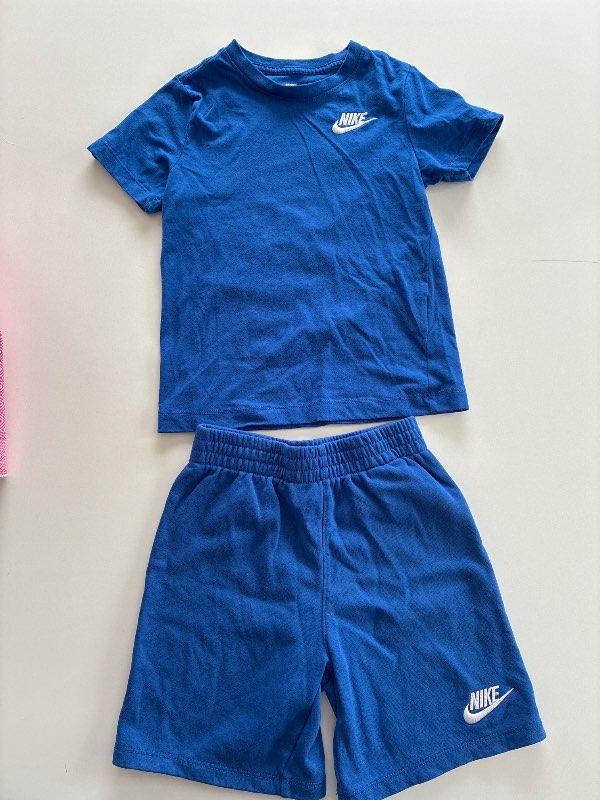 Þ-Blátt Nike sett