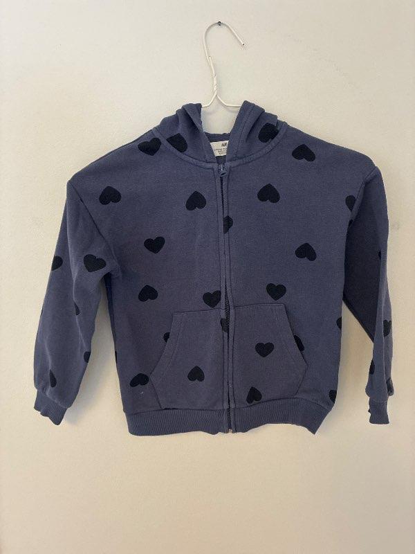 Þ-H&M peysa blá með hjörtum
