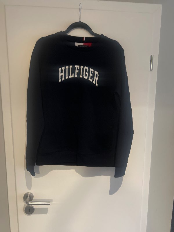 Tommy hilfinger peysa