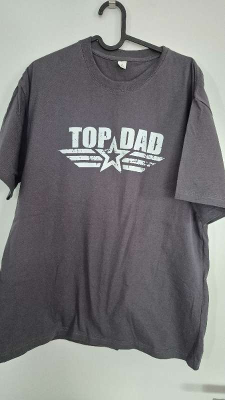 Top dad bolur grár