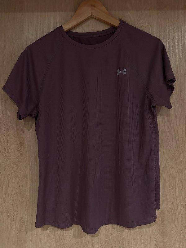 Under Armour fjólublár bolur