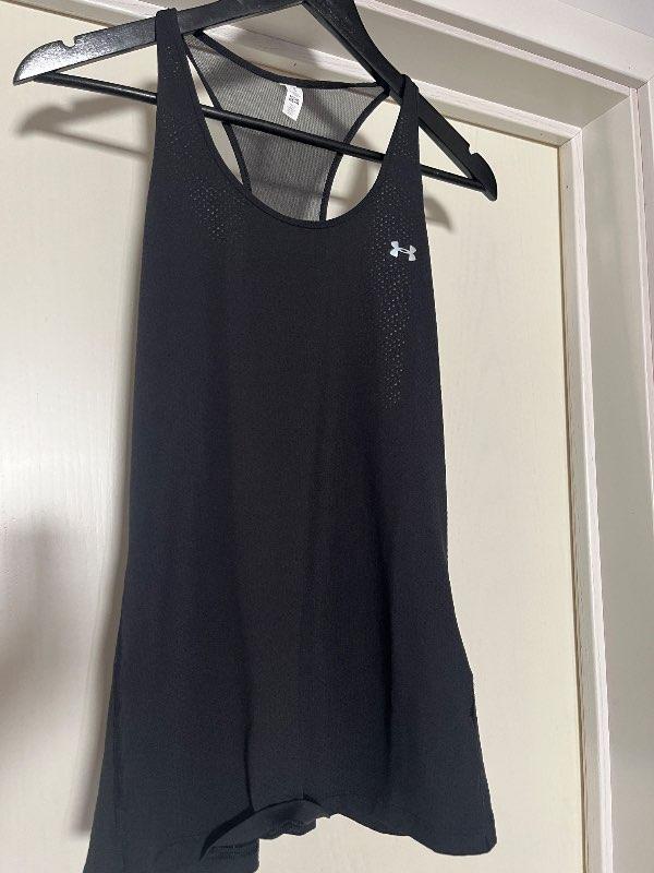 Under Armour toppur - með miða