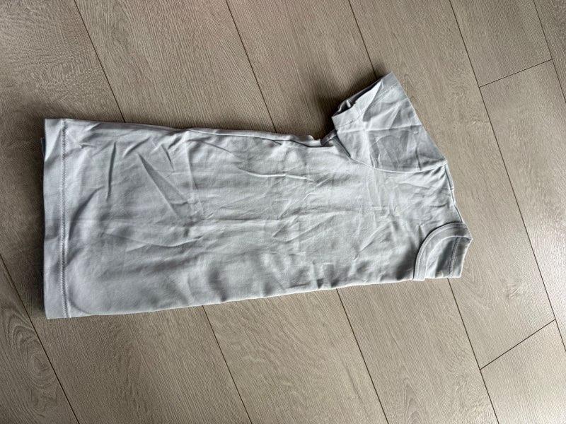 Uniqlo stuttermabolur - ljósblár