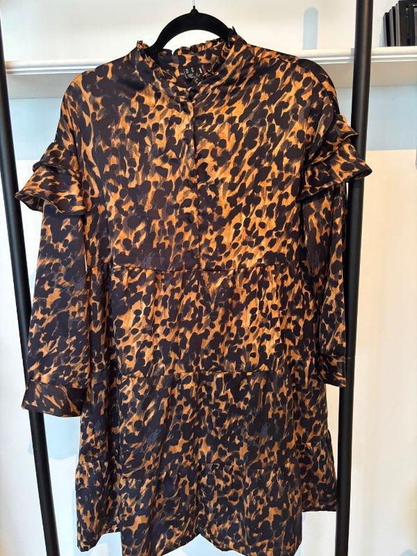 Vero moda kjóll blettatígra