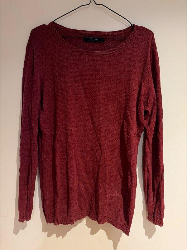 Vínrauð peysa úr Vera Moda