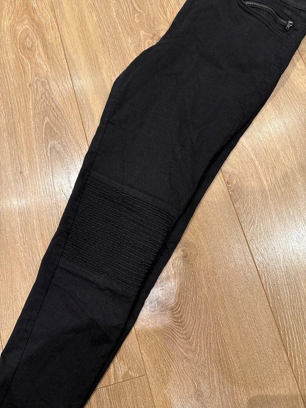 Zara buxur svartar