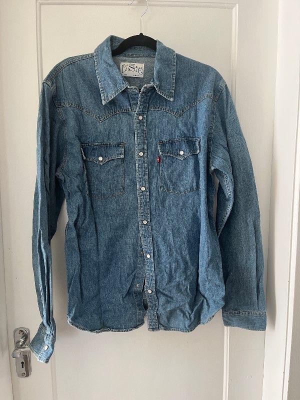 Levi gallaskyrta / denim shirt