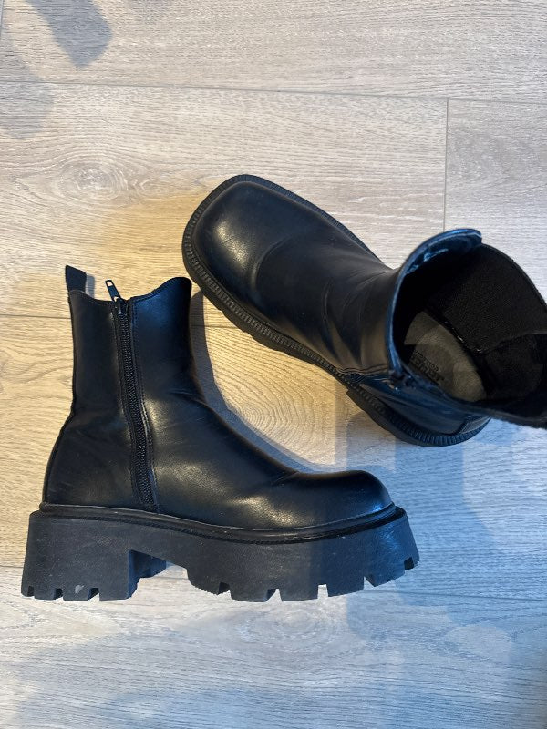 Truffle collection boots