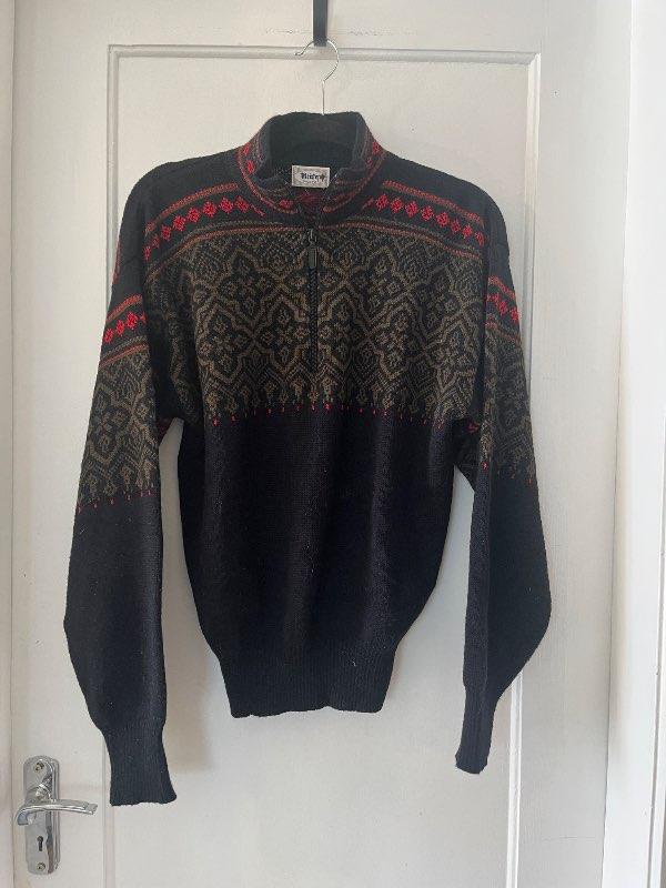 Útprjónuð ull peysa / patterned wool sweater