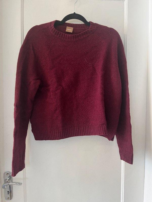 BOSS rauð peysa / red sweater